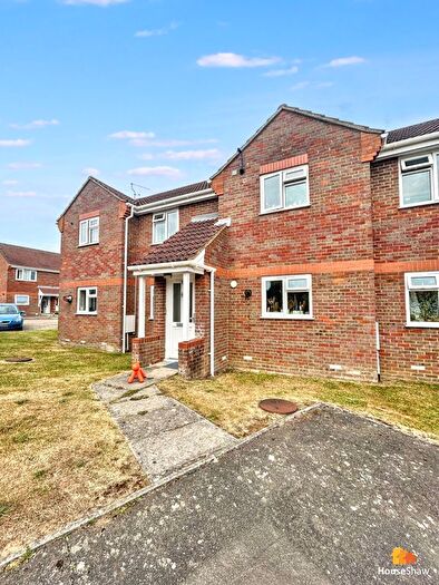 2 Bedroom Maisonette For Sale In Pavilion Way, Amersham, HP6