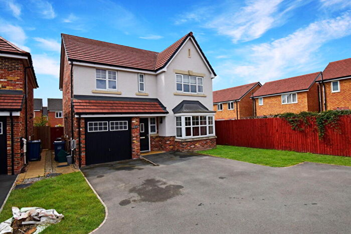 4 Bedroom Detached House For Sale In Foden Close, Leyland, Lancashire, PR25