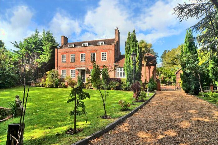 6 Bedroom Detached House To Rent In London Road, Wallington, SM6