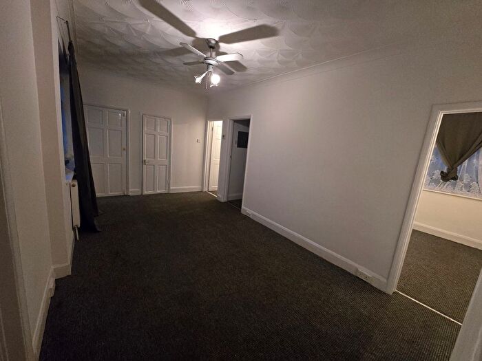 2 Bedroom Flat To Rent In Albert Road, London, SE25