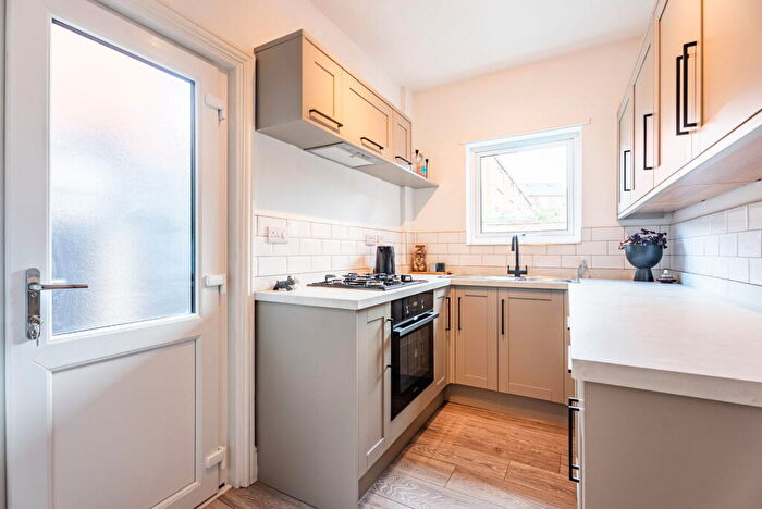 2 Bedroom Terraced House For Sale In Collygate Road, NG2