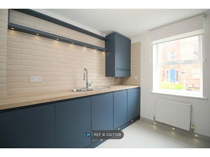 2 Bedroom Flat To Rent In Bradgate Close, Sileby, Loughborough, LE12