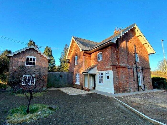 3 Bedroom Semi-Detached House To Rent In Mainstone, Romsey, Hampshire, SO51