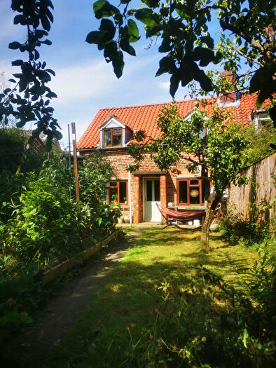 2 Bedroom Semi-Detached House For Sale In Chapel Lane, Hull, HU7