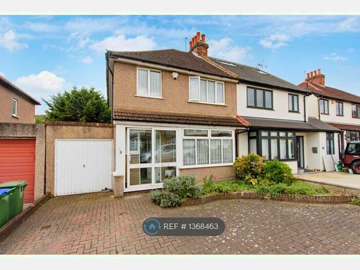 4 Bedroom Semi-Detached House To Rent In Iris Avenue, Bexley, DA5