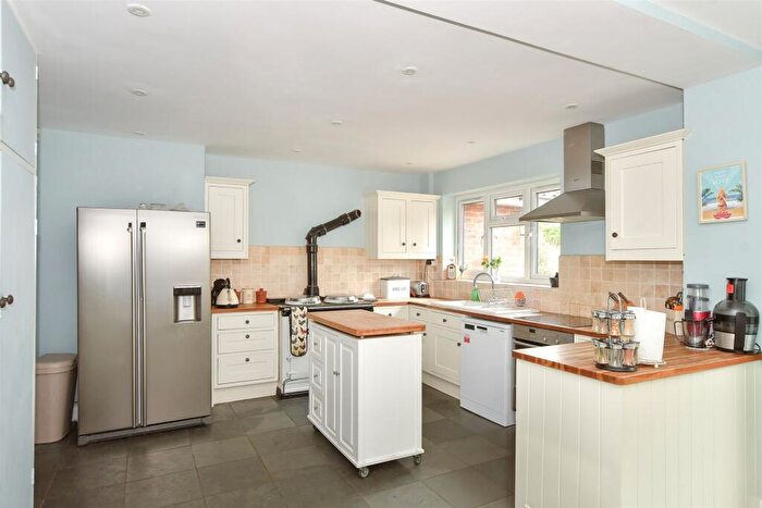 4 Bedroom Chalet For Sale In Hurston Lane, Storrington, West Sussex, RH20