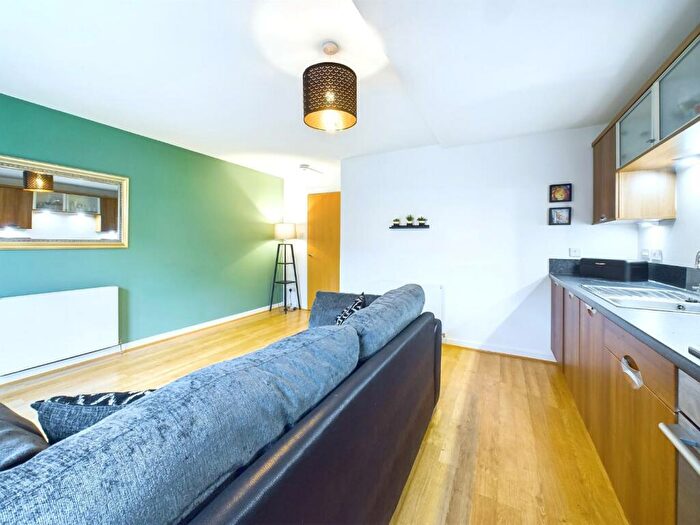 1 Bedroom Flat To Rent In Salamander Court, The Shore, Edinburgh, EH6