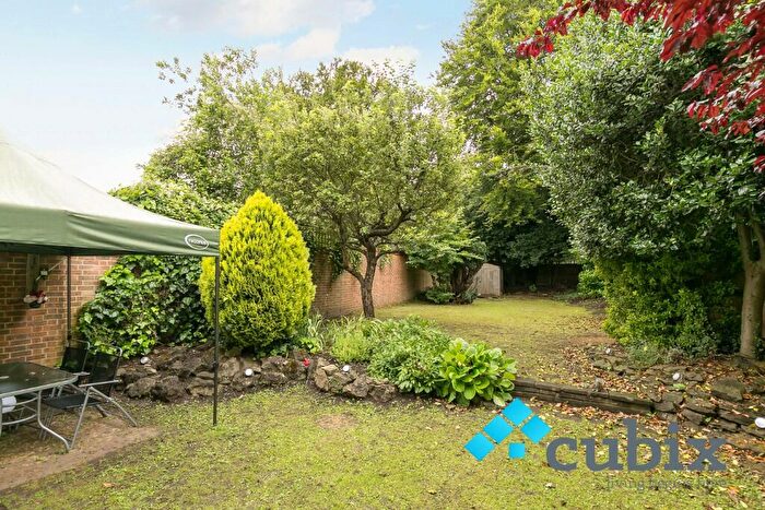 6 Bedroom Semi-Detached House To Rent In Brighton Road, Purley, Croydon(London Borough), CR8