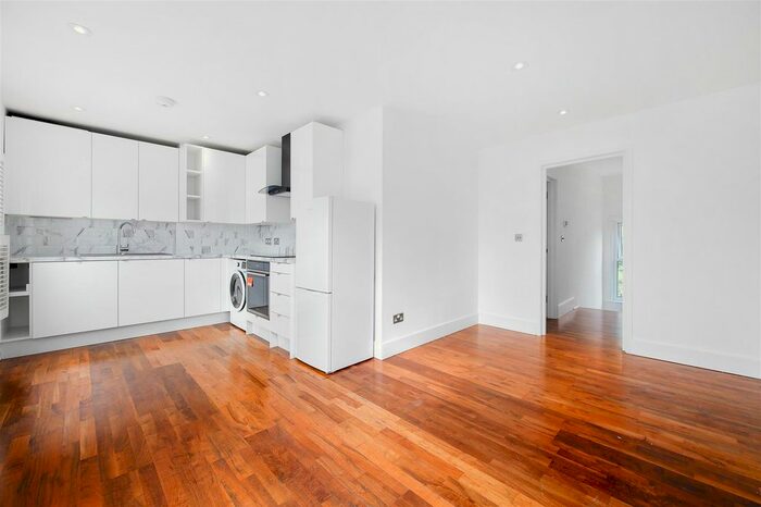 1 Bedroom Flat To Rent In Lichfield Road, London, NW2