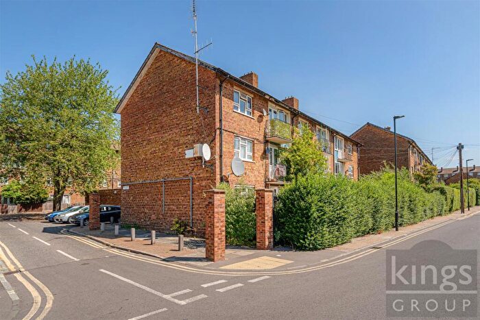2 Bedroom Flat For Sale In Kings Court, London, E13