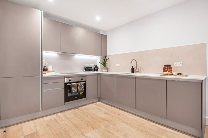 2 Bedroom Apartment To Rent In Joseph Huntley Walk, Reading, RG1