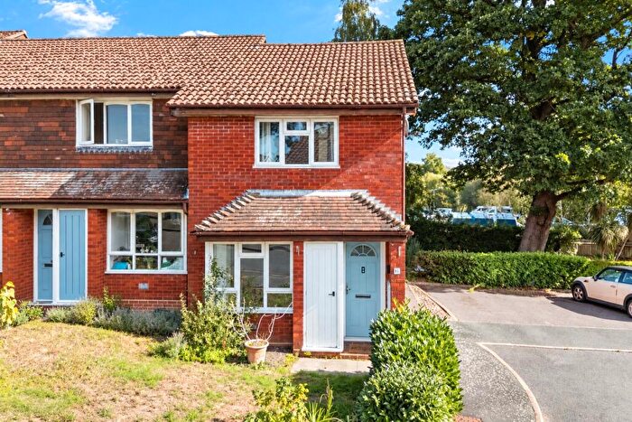 2 Bedroom End Of Terrace House For Sale In Claremont Way, Midhurst, GU29