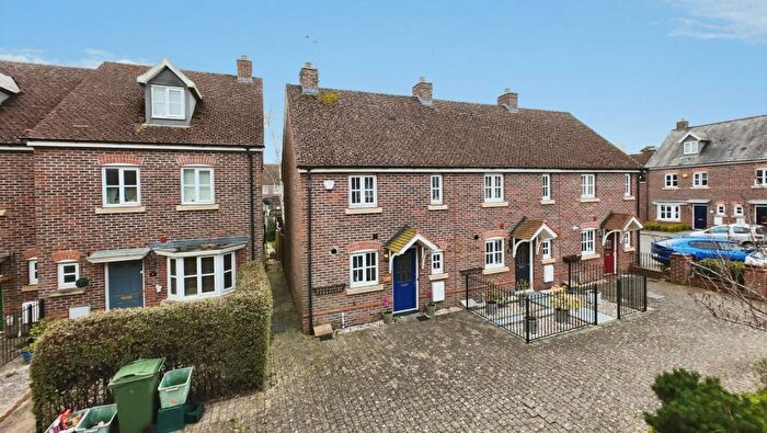 2 Bedroom End Of Terrace House For Sale In Acorn Gardens, Burghfield Common, Reading, RG7