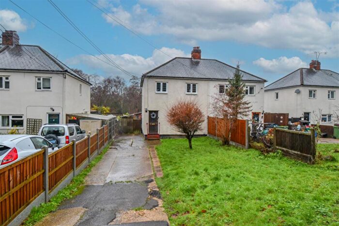 3 Bedroom Semi Detached House For Sale In Snakes Hill, Navestockside, Brentwood, CM14