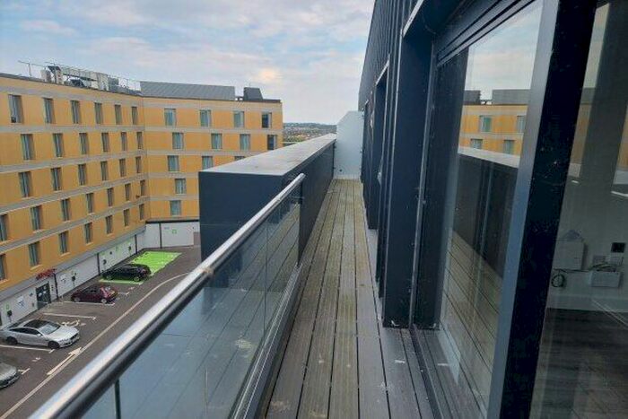 2 Bedroom Flat To Rent In Victoria Point, Ashford, TN23