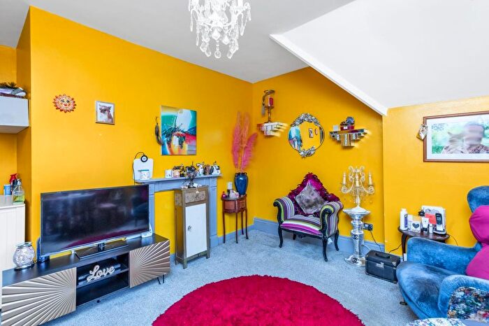 1 Bedroom Flat For Sale In Compton Street, Eastbourne, BN21