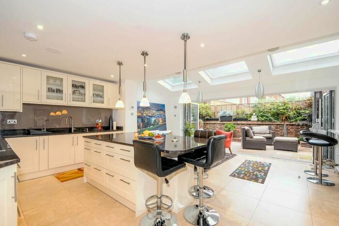 4 Bedroom Terraced House To Rent In Bark Place, Notting Hill, W2