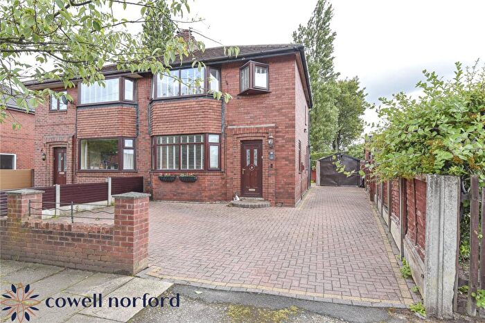 3 Bedroom Semi-Detached House For Sale In Devonshire Close, Heywood, Greater Manchester, OL10