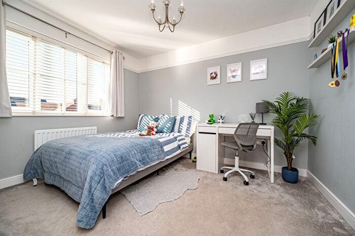 4 Bedroom Detached House For Sale In Oakwood Close, Desborough, Kettering, NN14