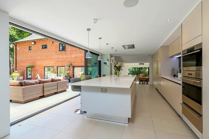 6 Bedroom Detached House To Rent In Sleepers Hill, Winchester, SO22