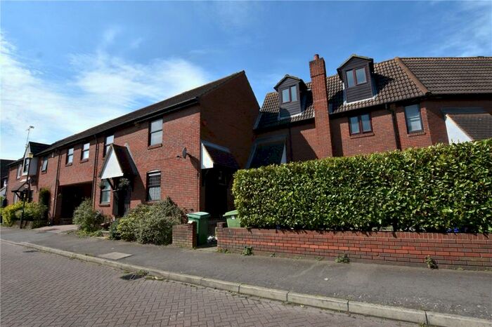 2 Bedroom House To Rent In Howland Way, London, SE16