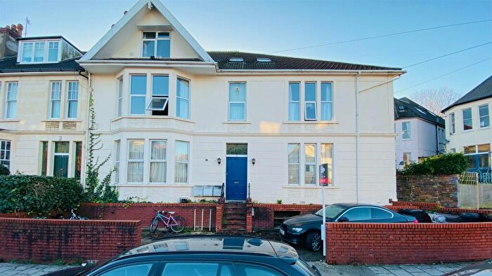 3 Bedroom Flat To Rent In Dundonald Road, Bristol, BS6