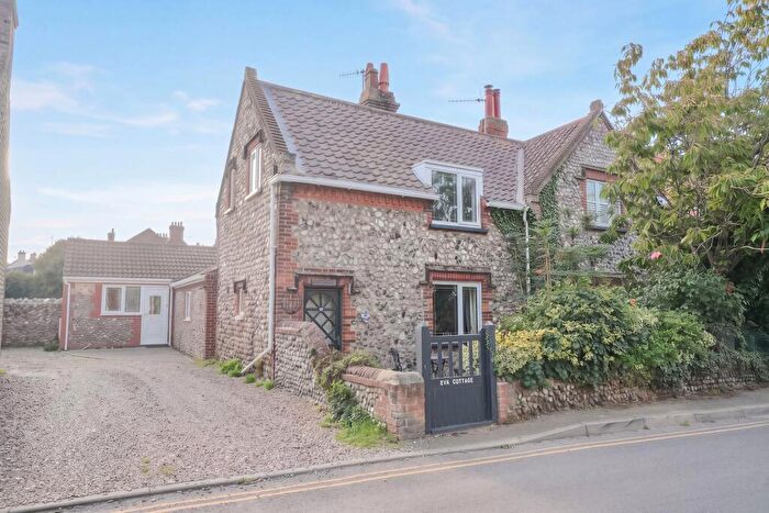 4 Bedroom Cottage For Sale In Felbrigg Road, East Runton, NR27