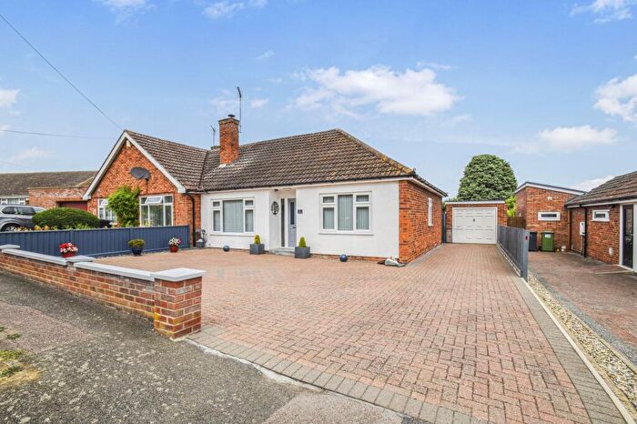 3 Bedroom Semi-Detached Bungalow For Sale In Silver Birch Avenue, St. Ives, PE27