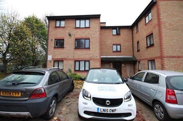 2 Bedroom Flat To Rent In Wigston Close, Edmonton, N18