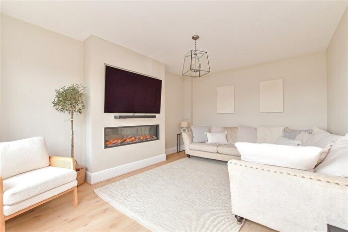 3 Bedroom Detached House For Sale In Hoplands Road, Canterbury, Kent, CT3