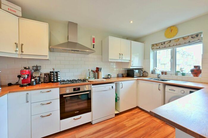 3 Bedroom Terraced House To Rent In Wells Place, Wandsworth, London, SW18