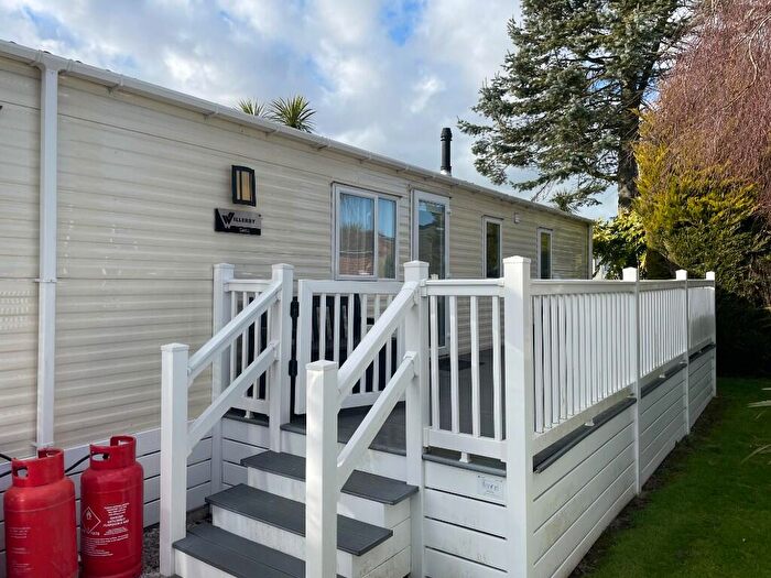2 Bedroom Caravan For Sale In Foxhunter Residential Caravan Park, Monkton Street, CT12
