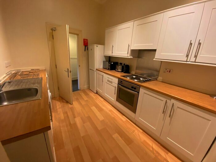 3 Bedroom Flat To Rent In Easter Road, Leith, Edinburgh, EH6