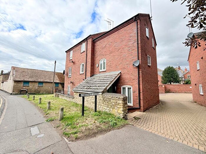 2 Bedroom Flat To Rent In High Street, Raunds, Wellingborough, NN9