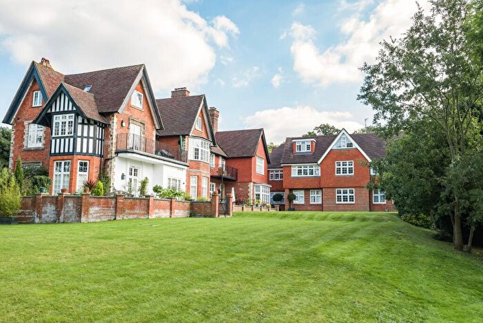 2 Bedroom Apartment For Sale In Westerham Road, Keston, Kent, BR2