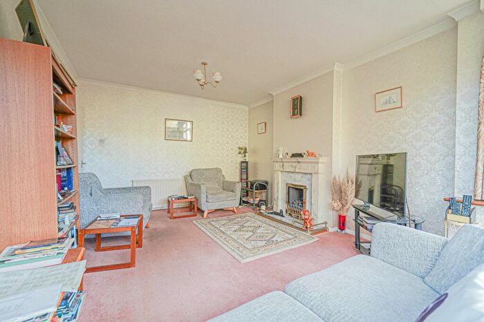 4 Bedroom Detached House For Sale In Needlers End Lane, Balsall Common, CV7