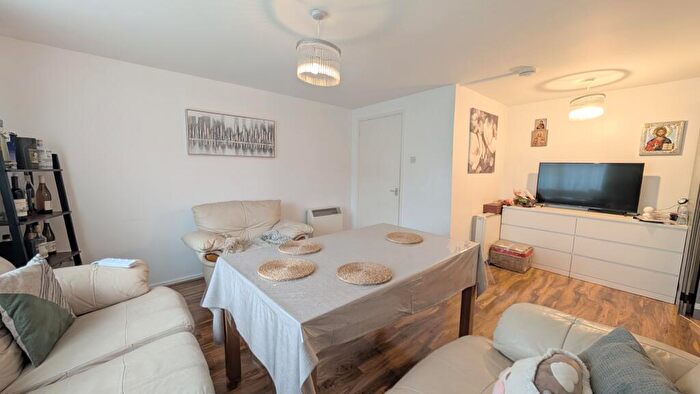 2 Bedroom Flat To Rent In Charles Crescent, Harrow, HA1