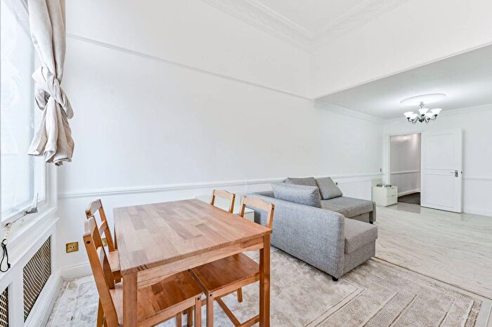 3 Bedroom Flat To Rent In The Water Garden, Hyde Park Estate, London, W2