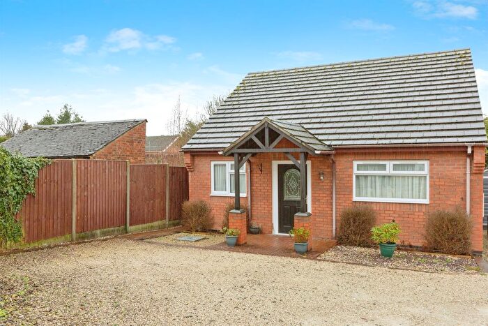2 Bedroom Detached Bungalow For Sale In Kirkby Road, Barwell, Leicester, LE9