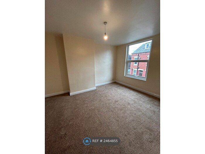 2 Bedroom Terraced House To Rent In East Park Grove, Leeds, LS9