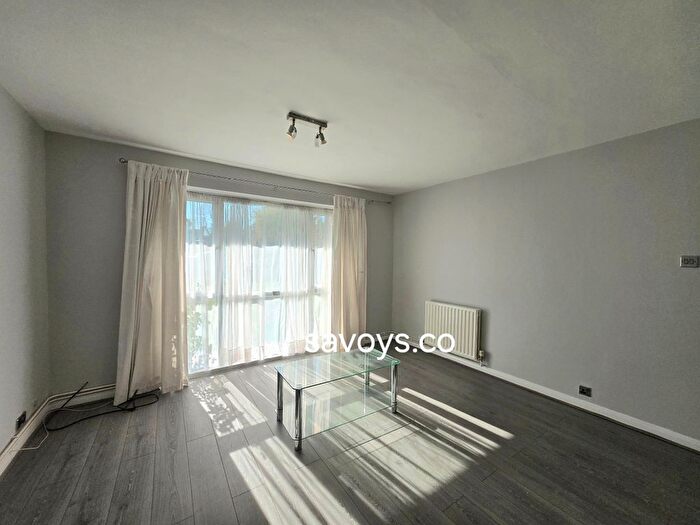 2 Bedroom Flat To Rent In Whitchurch Gardens, Edgware, HA8