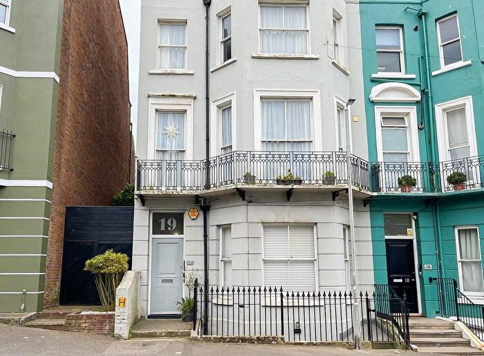 2 Bedroom Flat To Rent In St Margarets Road, St Leonards, TN37