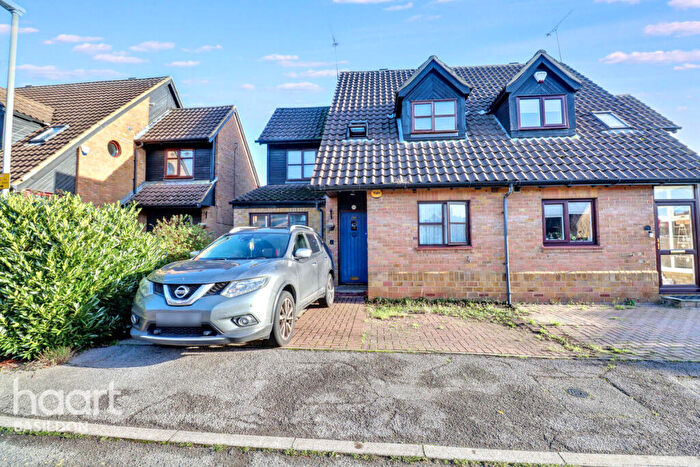 4 Bedroom Semi-Detached House For Sale In Acorn Place, Basildon, SS16