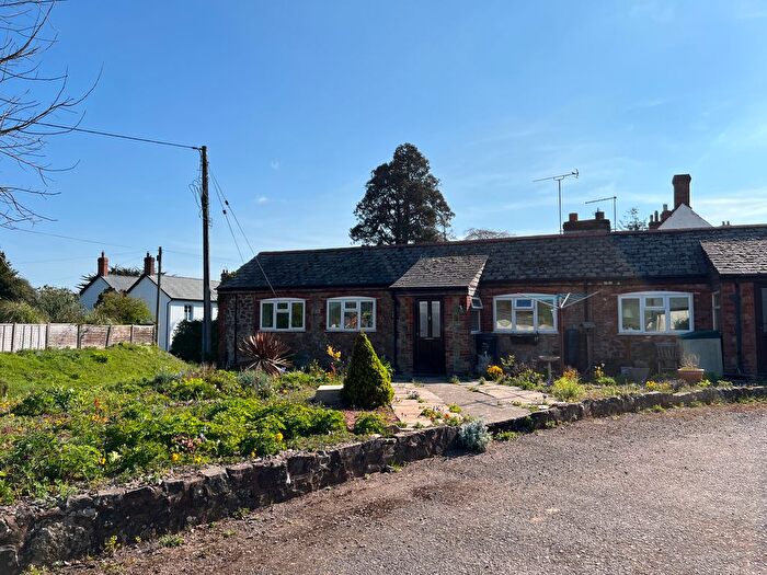 2 Bedroom Cottage To Rent In Bilbrook, Minehead, TA24