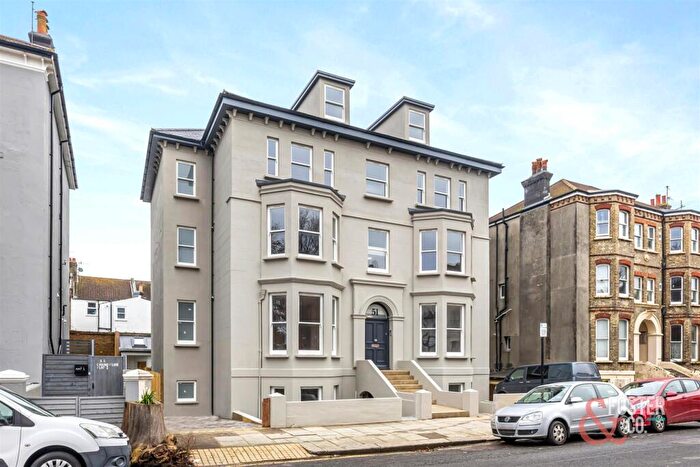 2 Bedroom Flat To Rent In Clarendon Villas, Hove, BN3