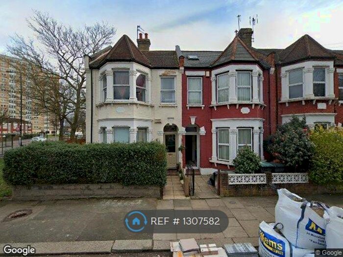 3 Bedroom Flat To Rent In Imperial Road, London N22