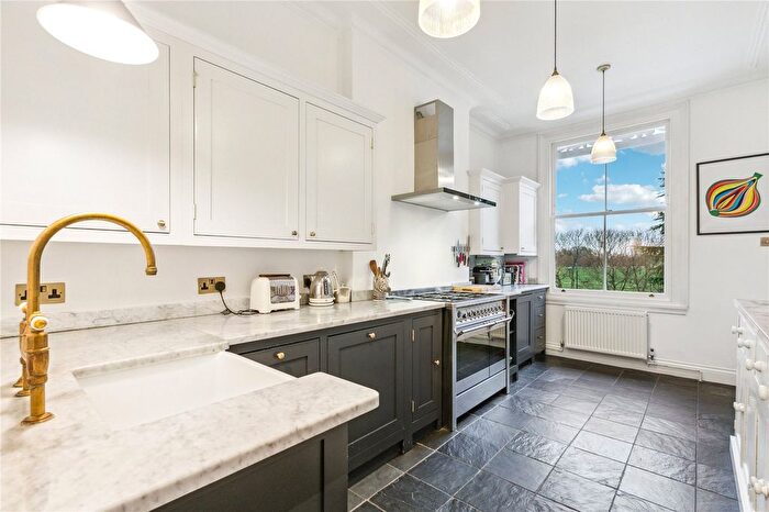 2 Bedroom Flat For Sale In Clapham Common North Side, London, SW4