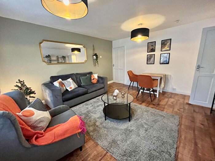 2 Bedroom Apartment To Rent In Elm Close, Nottingham, NG3