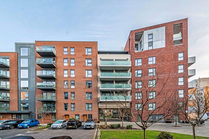 1 Bedroom Flat To Rent In Singapore Road, London, W13