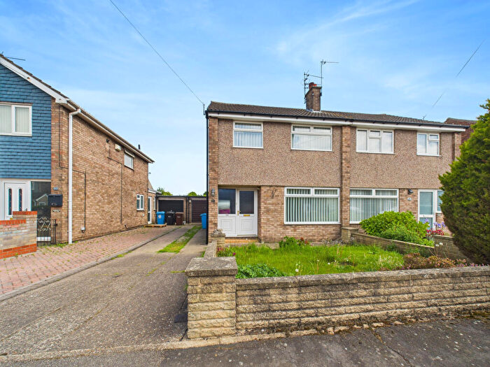 3 Bedroom Semi-Detached House For Sale In Ridgestone Avenue, Hull, HU11